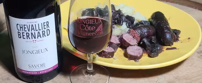 Découvrez les diots de Savoie au vin rouge Gamay du Domaine Chevallier Bernard